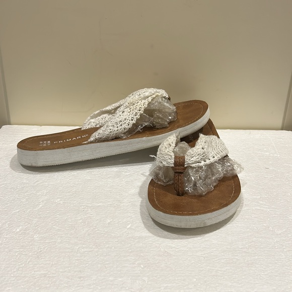 Primark womens crochet flip flops slip on toe thong sandals size 7-8 white - Picture 7 of 13